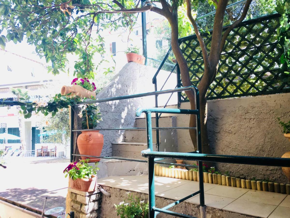 Il Giardino Segreto Hotel เตลลาโร ภายนอก รูปภาพ